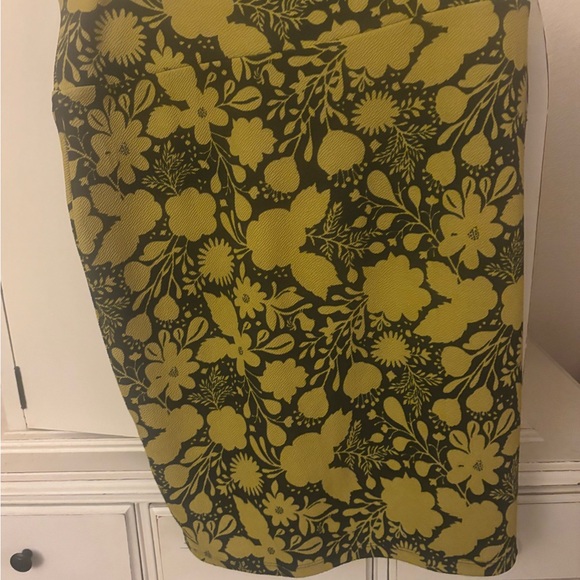 LuLaRoe Black and Yellow Floral Pencil Skirt - Picture 4 of 4